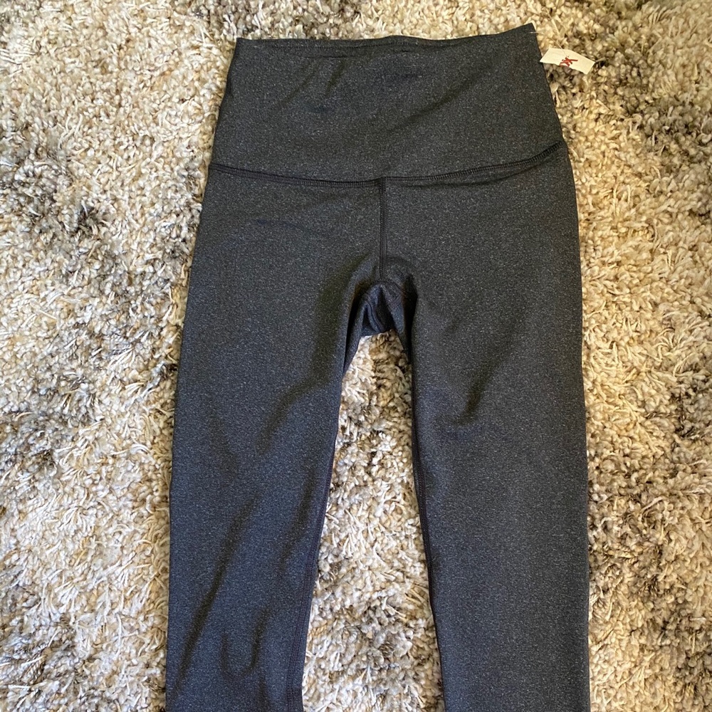 grey cropped leggings